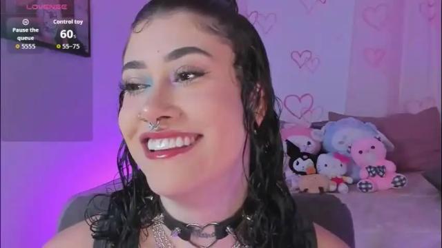 Image 3 of melody_suarez Stream on Chaturbate on 1 month ago