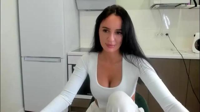 Image 4 of melodyhewit Stream on Chaturbate on 1 month ago