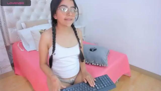 Image 11 of melodyspencer Stream on Chaturbate on 19 months ago