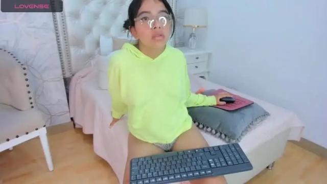 Image 12 of melodyspencer Stream on Chaturbate on 19 months ago