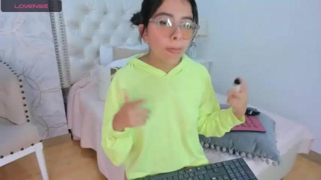 Image 2 of melodyspencer Stream on Chaturbate on 19 months ago