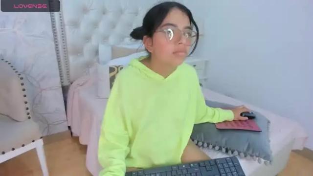 Image 7 of melodyspencer Stream on Chaturbate on 19 months ago