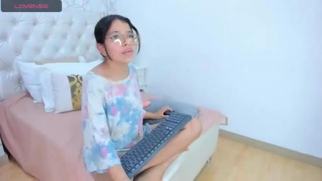 Image 10 of melodyspencer Stream on Chaturbate on 19 months ago