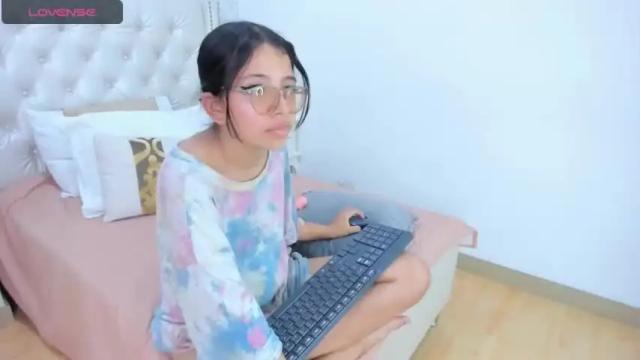 Image 11 of melodyspencer Stream on Chaturbate on 19 months ago