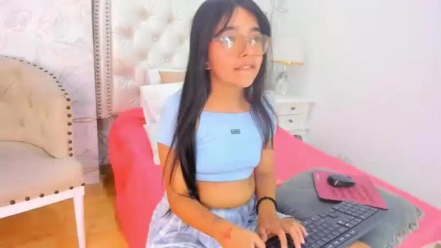 Image 8 of melodyspencer Stream on Chaturbate on 19 months ago