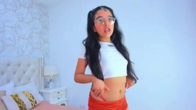 Image 6 of melodyspencer Stream on Chaturbate on 18 months ago