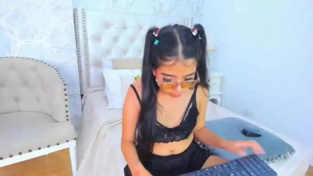 Image 6 of melodyspencer Stream on Chaturbate on 18 months ago