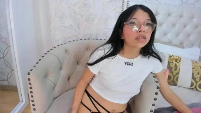 Image 6 of melodyspencer Stream on Chaturbate on 18 months ago