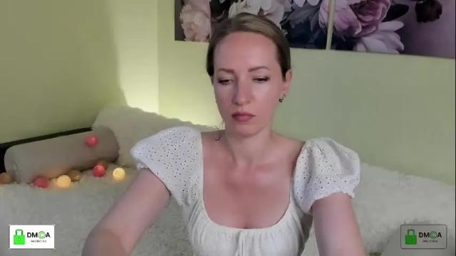 Image 4 of melodyys Stream on Chaturbate on 28 days ago