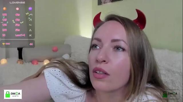 Image 6 of melodyys Stream on Chaturbate on 12 days ago
