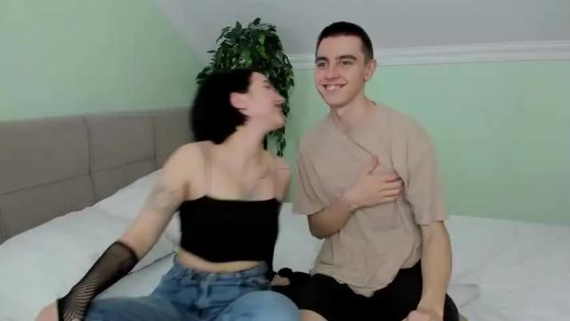 Image 3 of melting_hearts Stream on Chaturbate on 13 months ago