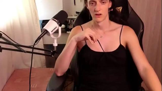Image 7 of memikouki Stream on Chaturbate on 3 months ago