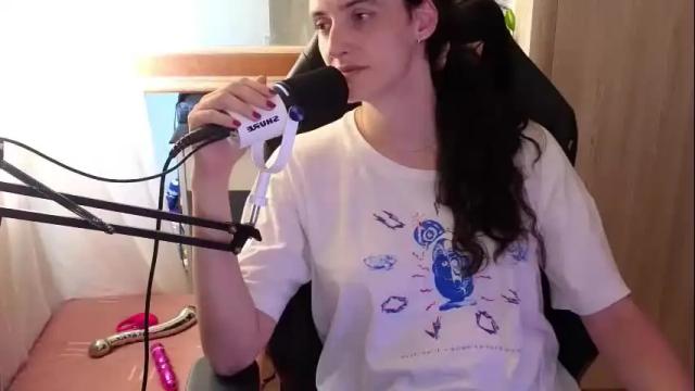 Image 3 of memikouki Stream on Chaturbate on 3 months ago