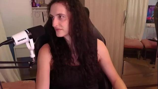 Image 4 of memikouki Stream on Chaturbate on 3 months ago