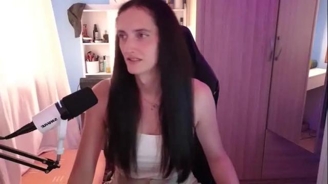 Image 11 of memikouki Stream on Chaturbate on 3 months ago