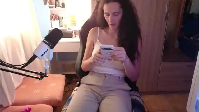 Image 2 of memikouki Stream on Chaturbate on 3 months ago