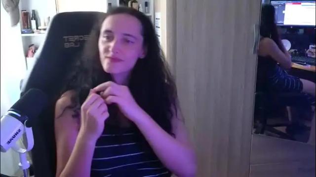 Image 3 of memikouki Stream on Chaturbate on 2 months ago