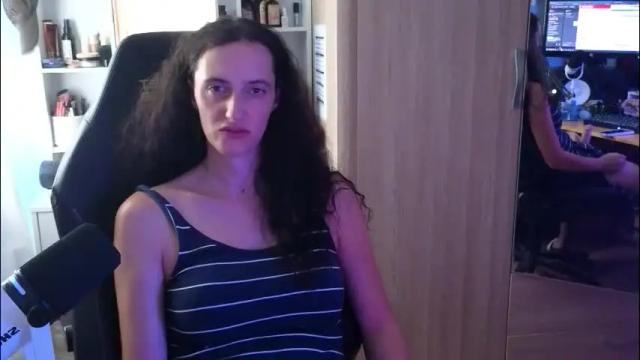Image 4 of memikouki Stream on Chaturbate on 2 months ago