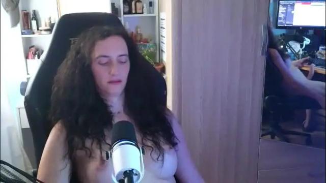 Image 6 of memikouki Stream on Chaturbate on 2 months ago
