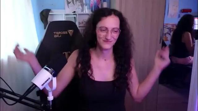 Image 10 of memikouki Stream on Chaturbate on 2 months ago