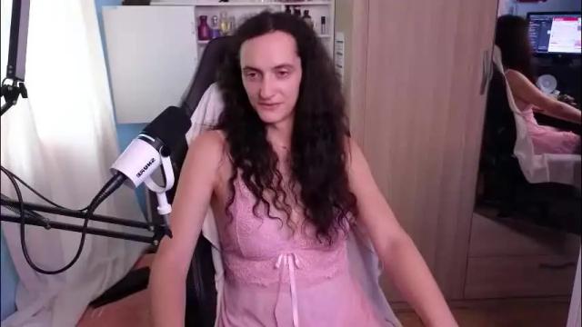 Image 3 of memikouki Stream on Chaturbate on 1 month ago