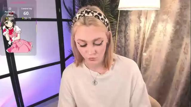 Image 4 of meow_amanda Stream on Chaturbate on 28 days ago