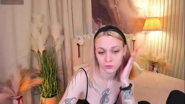 Image 2 of meow_amanda Stream on Chaturbate on 20 days ago