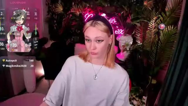 Image 3 of meow_amanda Stream on Chaturbate on 17 days ago