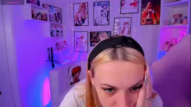 Image 2 of meow_amanda Stream on Chaturbate on 9 days ago