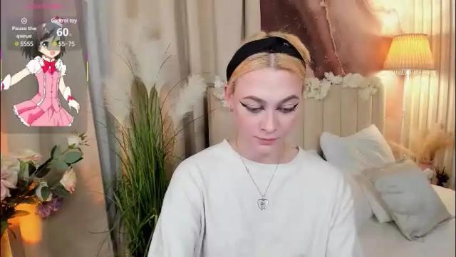 Image 2 of meow_amanda Stream on Chaturbate on 3 months ago