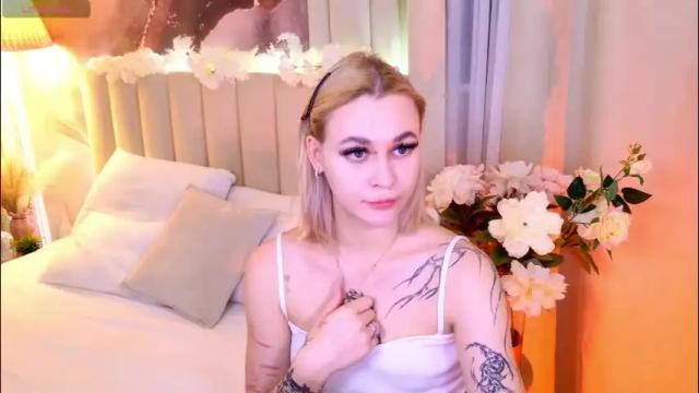 Image 2 of meow_amanda Stream on Chaturbate on 1 month ago