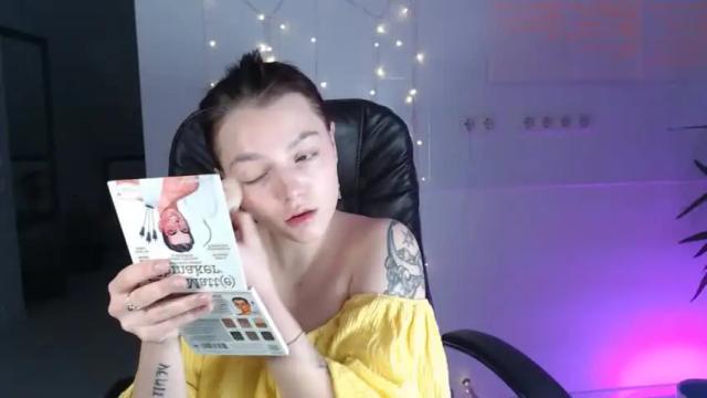 Image 2 of meow_lizz Stream on Chaturbate on 18 months ago