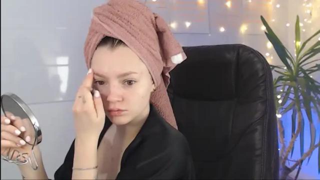 Image 2 of meow_lizz Stream on Chaturbate on 16 months ago