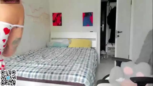 Image 2 of meow_moore Stream on Chaturbate on 26 days ago