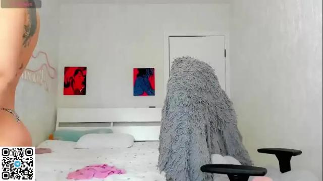 Image 2 of meow_moore Stream on Chaturbate on 13 days ago