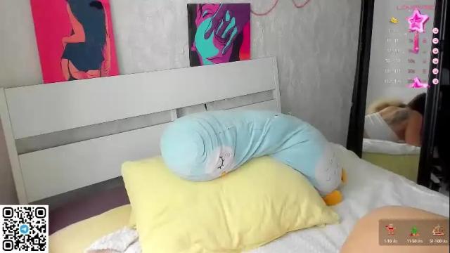 Image 12 of meow_moore Stream on Chaturbate on 10 days ago