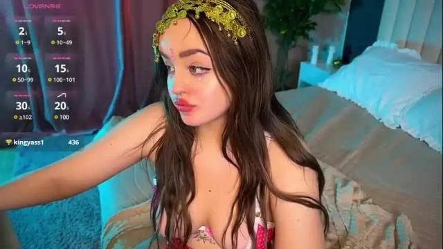 Image 10 of meowrora_ Stream on Chaturbate on 1 month ago