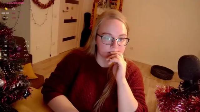 Image 2 of meowut Stream on Chaturbate on 16 months ago