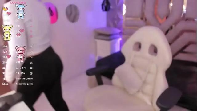 Image 3 of meraki_fraise Stream on Chaturbate on 1 month ago