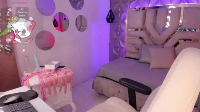 Image 2 of meraki_fraise Stream on Chaturbate on 1 month ago