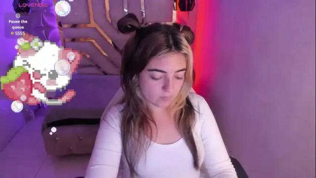 Image 10 of meraki_fraise Stream on Chaturbate on 21 days ago