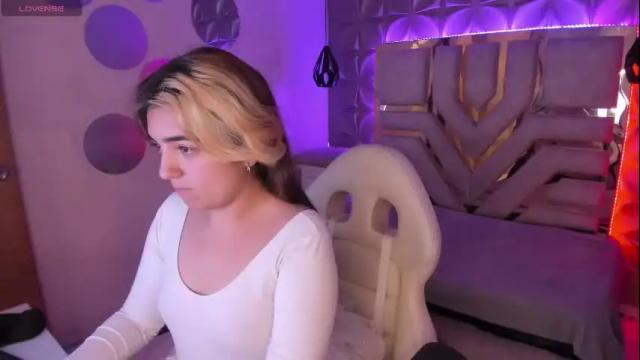 Image 3 of meraki_fraise Stream on Chaturbate on 21 days ago