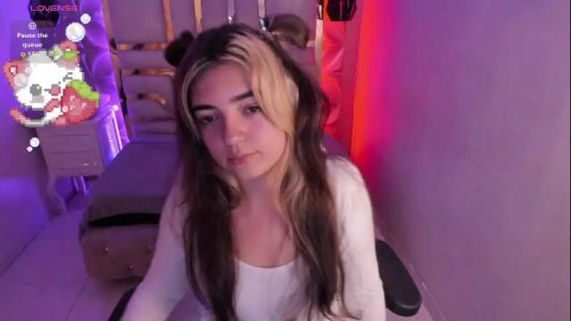 Image 8 of meraki_fraise Stream on Chaturbate on 21 days ago