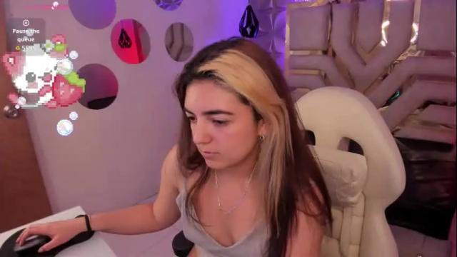 Image 12 of meraki_fraise Stream on Chaturbate on 16 days ago