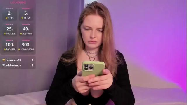 Image 8 of mercedescutee Stream on Chaturbate on 1 month ago