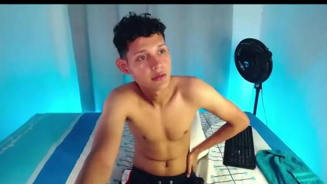 Image 6 of merci_gummy Stream on Chaturbate on 18 months ago