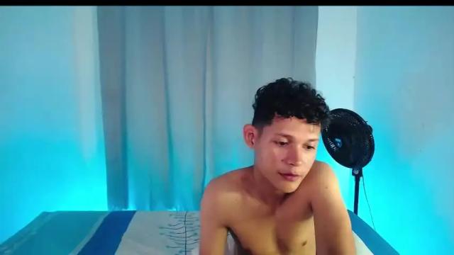 Image 8 of merci_gummy Stream on Chaturbate on 18 months ago