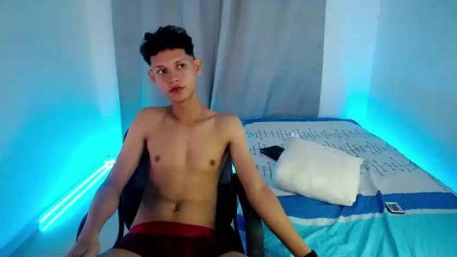 Image 4 of merci_gummy Stream on Chaturbate on 18 months ago