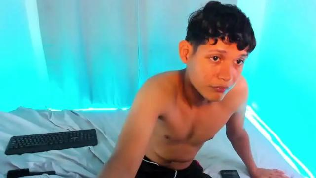 Image 2 of merci_gummy Stream on Chaturbate on 18 months ago