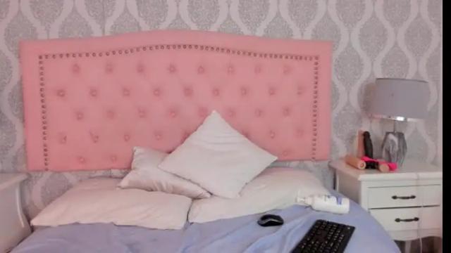 Image 2 of meredit_lane Stream on Chaturbate on 13 months ago